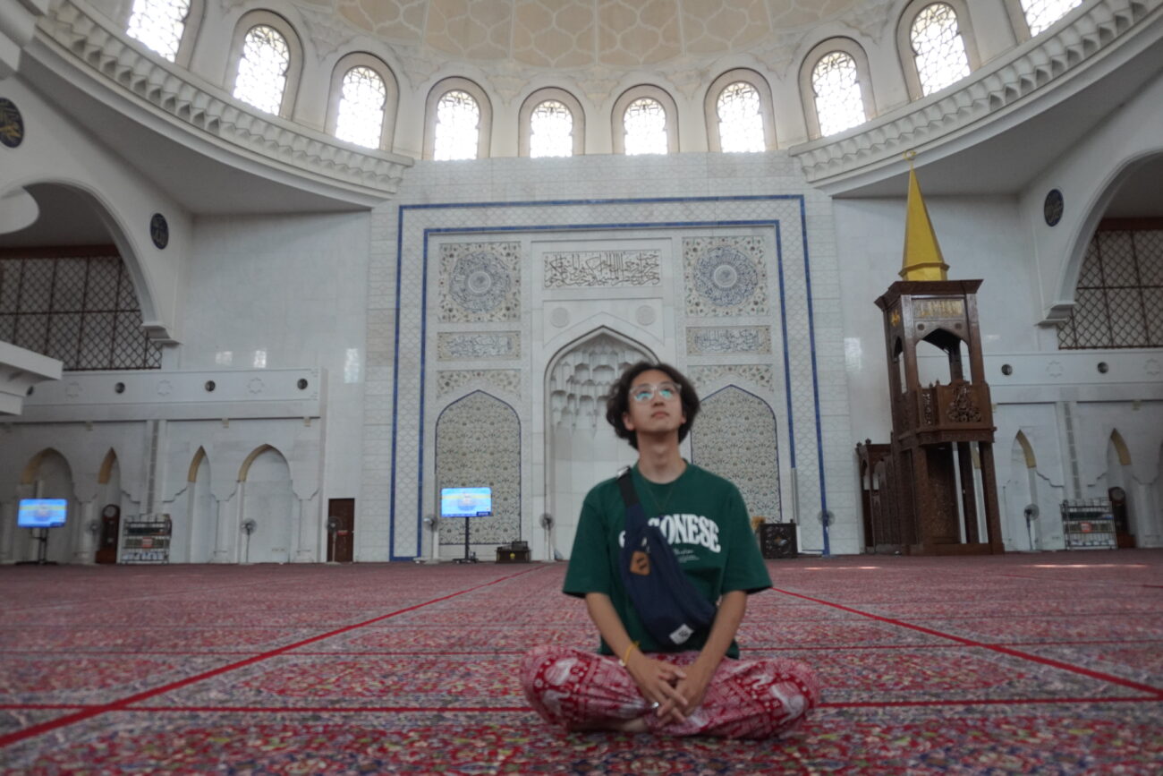 Культурный тур с Аш, увидели мусульманское богослужение